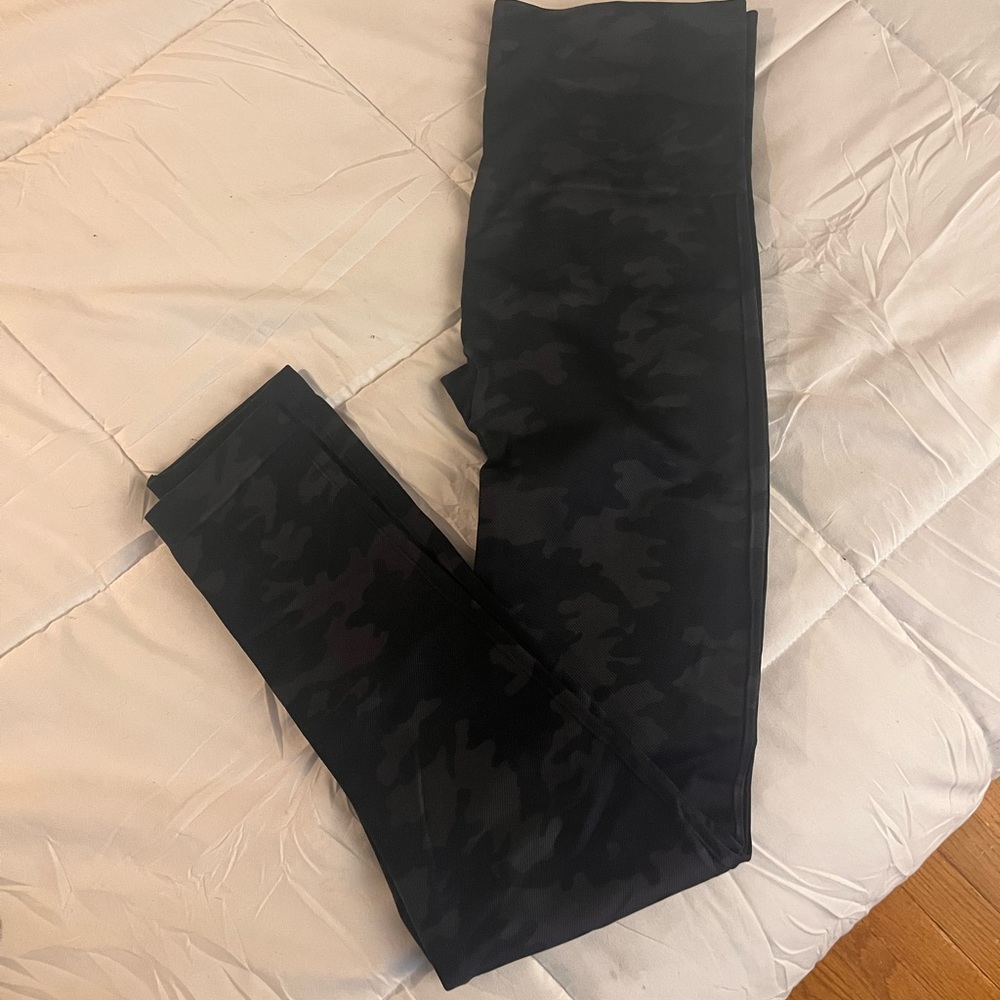 Spanx Black Camo print sculpting leggings